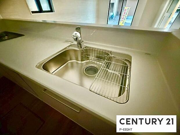 浄水器内蔵型のため、キッチン回りもスリムな印象です!