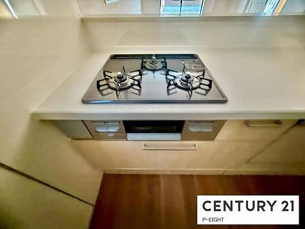 三口コンロで料理もはかどりますね!グリルもあります!