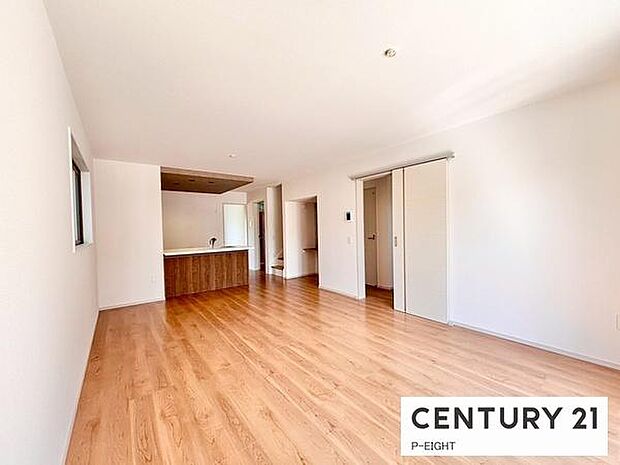 家族の笑い声が聞こえてきそうな、暖かい空間になっています。