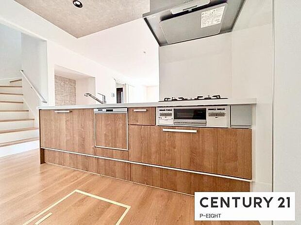 料理をしながらリビングを見渡せるつくりで、料理中も家族との会話がはずみます。