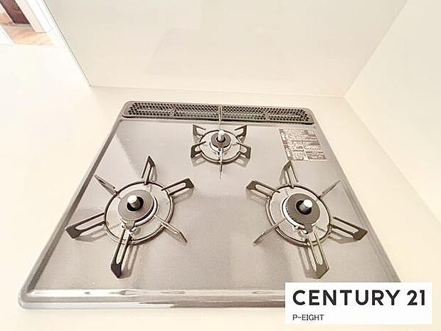 三口コンロで料理もはかどりますね！グリルもあります！