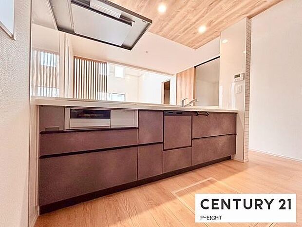 料理をしながらリビングを見渡せるつくりで、料理中も家族との会話がはずみます。