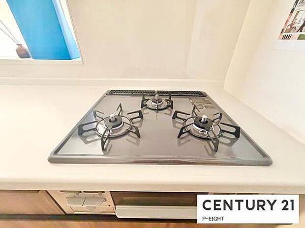 三口コンロで料理もはかどりますね!グリルもあります!