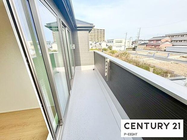 洗濯物は日当たりの良いバルコニーへ!