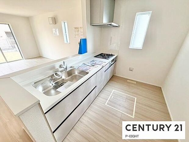 料理をしながらリビングを見渡せるつくりで、料理中も家族との会話がはずみます。