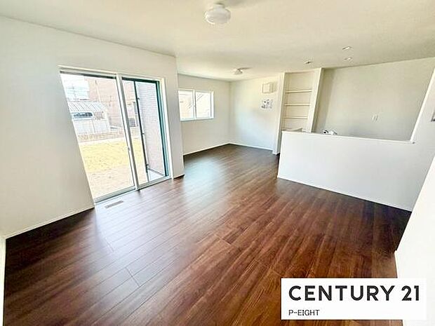 家族の笑い声が聞こえてきそうな、暖かい空間になっています。