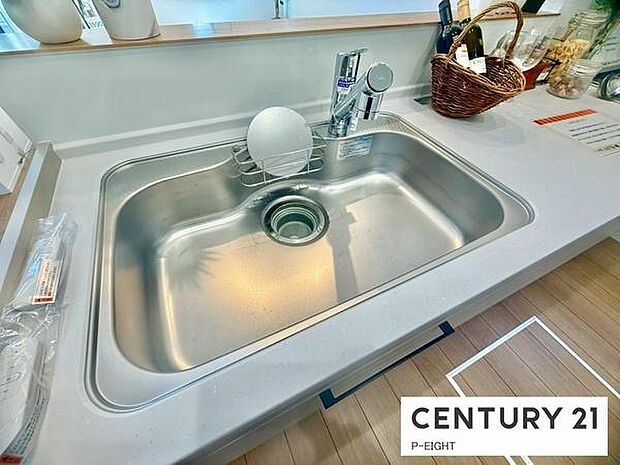 浄水器内蔵型のため、キッチン回りもスリムな印象です!