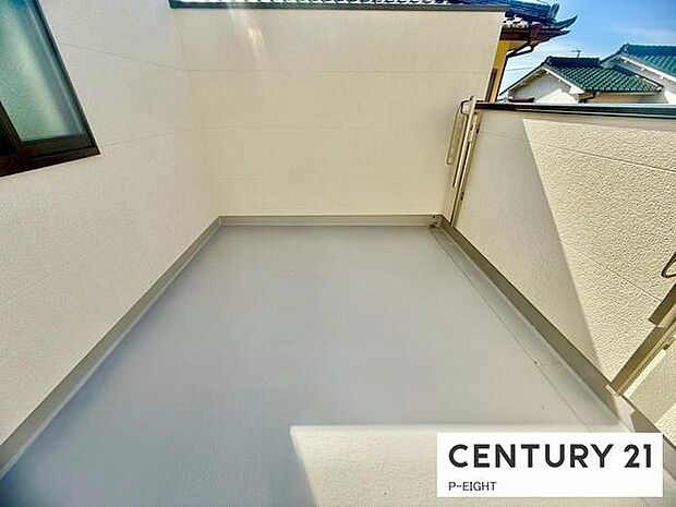 洗濯物は日当たりの良いバルコニーへ!