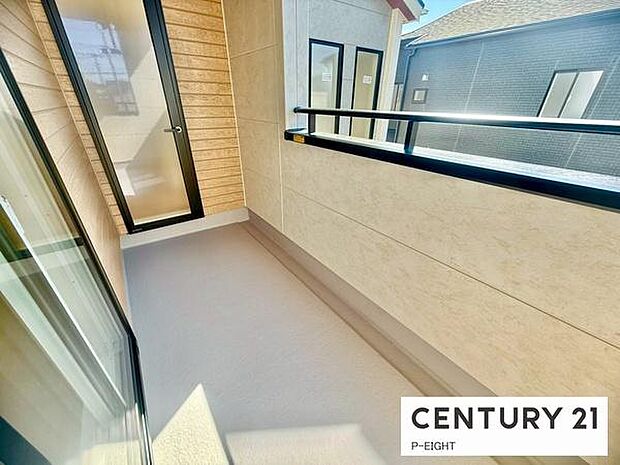 洗濯物は日当たりの良いバルコニーへ！