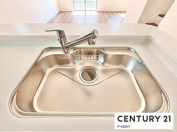 浄水器内蔵型のため、キッチン回りもスリムな印象です!