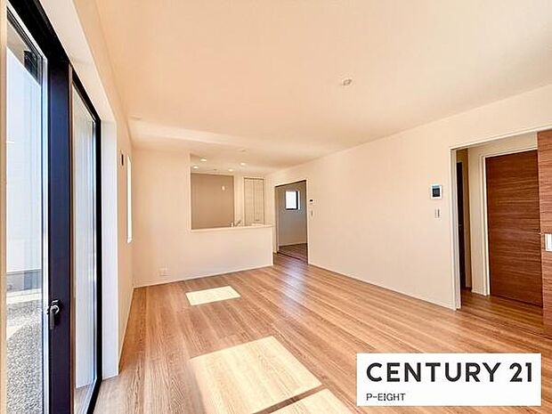 家族の笑い声が聞こえてきそうな、暖かい空間になっています。