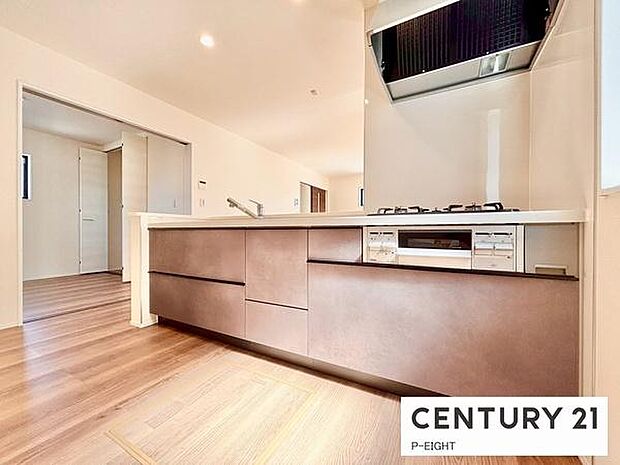 料理をしながらリビングを見渡せるつくりで、料理中も家族との会話がはずみます。