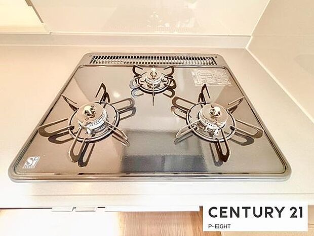 三口コンロで料理もはかどりますね！グリルもあります！