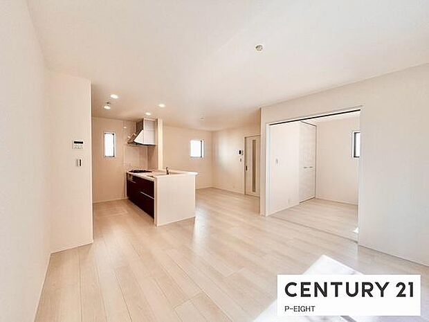 家族の笑い声が聞こえてきそうな、暖かい空間になっています。