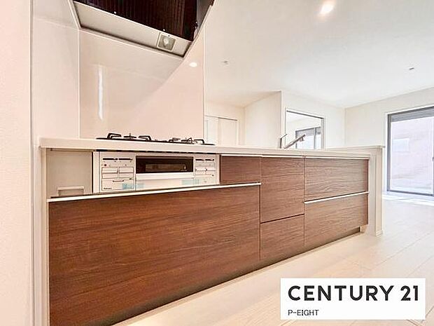 料理をしながらリビングを見渡せるつくりで、料理中も家族との会話がはずみます。