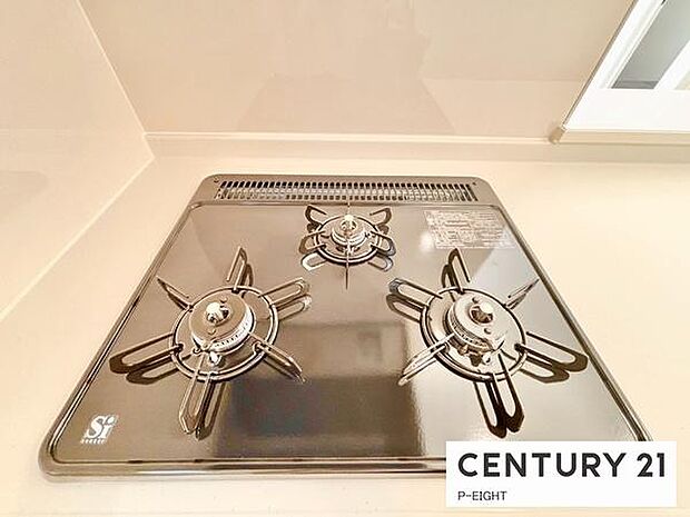 三口コンロで料理もはかどりますね！グリルもあります！