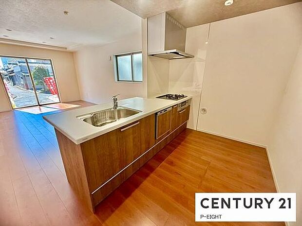 料理をしながらリビングを見渡せるつくりで、料理中も家族との会話がはずみます。