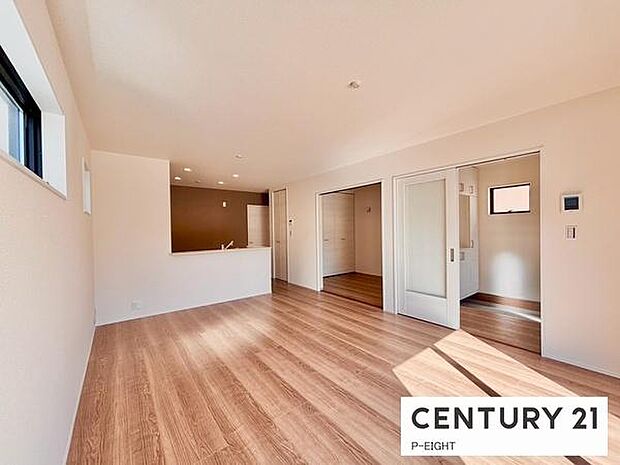 家族の笑い声が聞こえてきそうな、暖かい空間になっています。