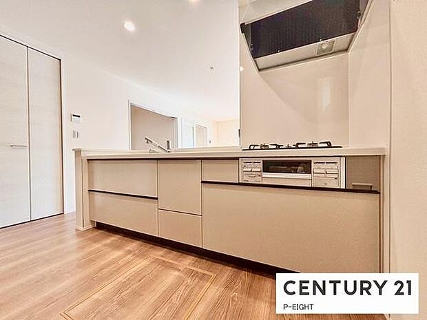 料理をしながらリビングを見渡せるつくりで、料理中も家族との会話がはずみます。