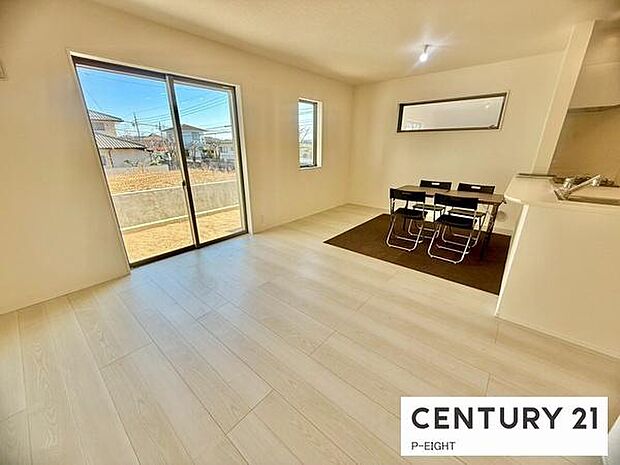 家族の笑い声が聞こえてきそうな、暖かい空間になっています。