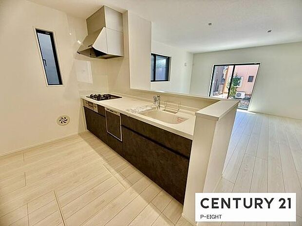 料理をしながらリビングを見渡せるつくりで、料理中も家族との会話がはずみます。