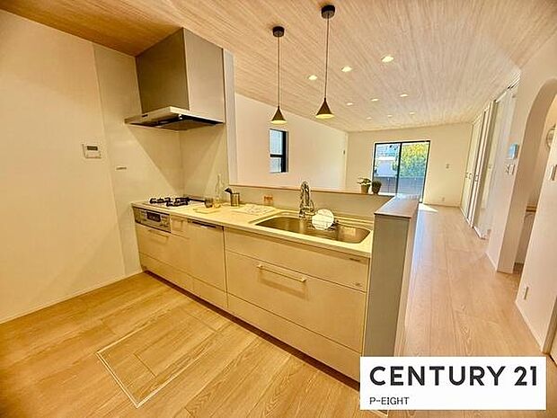 料理をしながらリビングを見渡せるつくりで、料理中も家族との会話がはずみます。