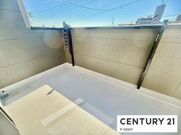 洗濯物は日当たりの良いバルコニーへ！