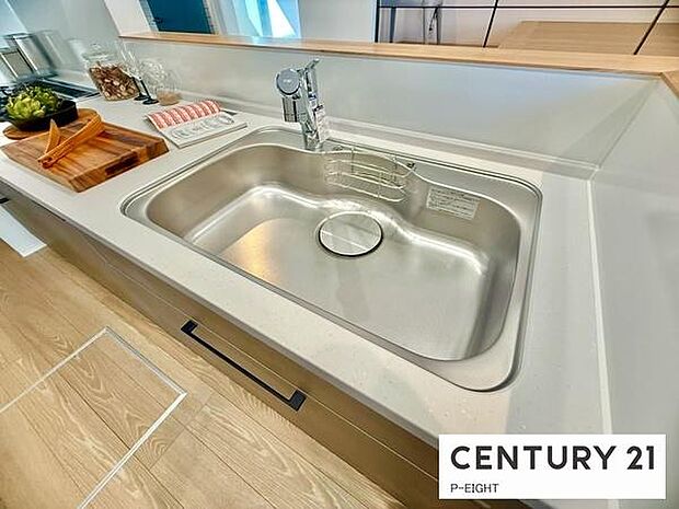 浄水器内蔵型のため、キッチン回りもスリムな印象です!