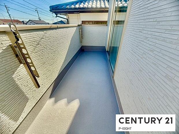 洗濯物は日当たりの良いバルコニーへ!