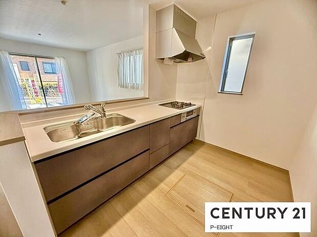 料理をしながらリビングを見渡せるつくりで、料理中も家族との会話がはずみます。