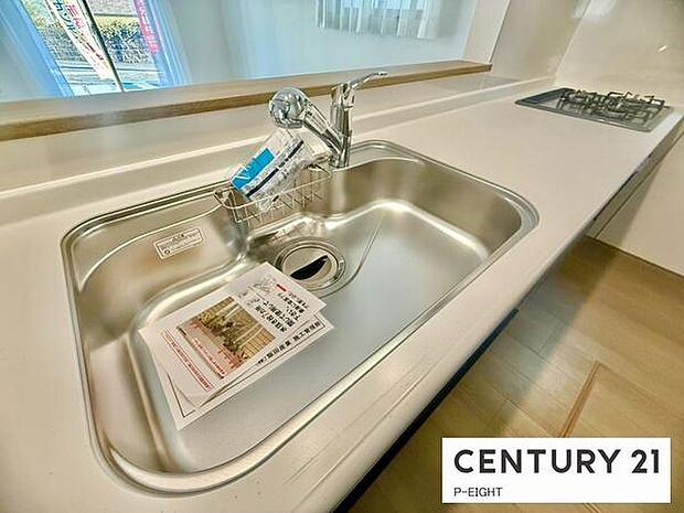 浄水器内蔵型のため、キッチン回りもスリムな印象です!