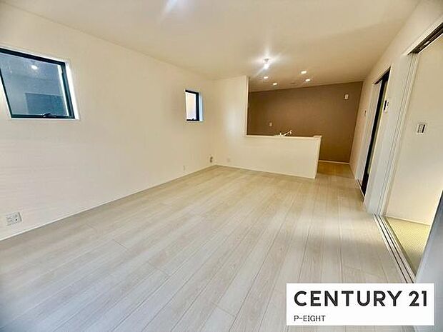 家族の笑い声が聞こえてきそうな、暖かい空間になっています。