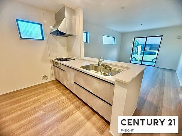 料理をしながらリビングを見渡せるつくりで、料理中も家族との会話がはずみます。