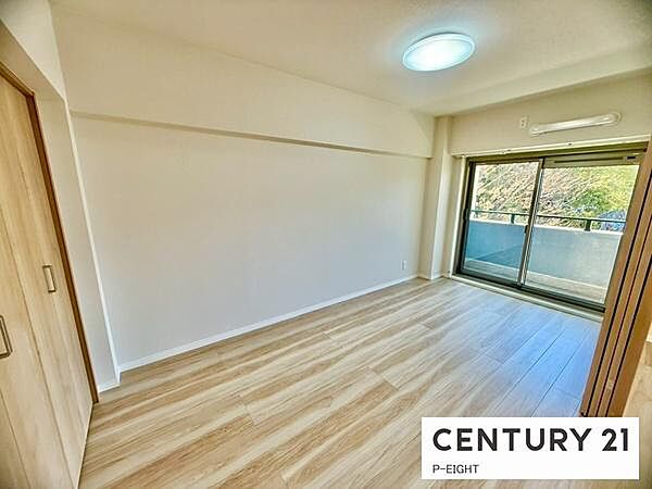 バルコニーに面している明るい部屋です！