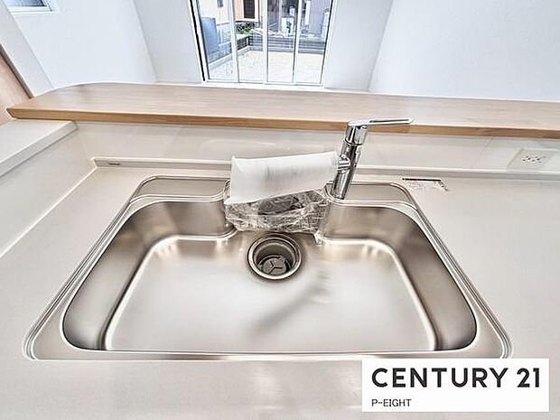 浄水器内蔵型のため、キッチン回りもスリムな印象です！