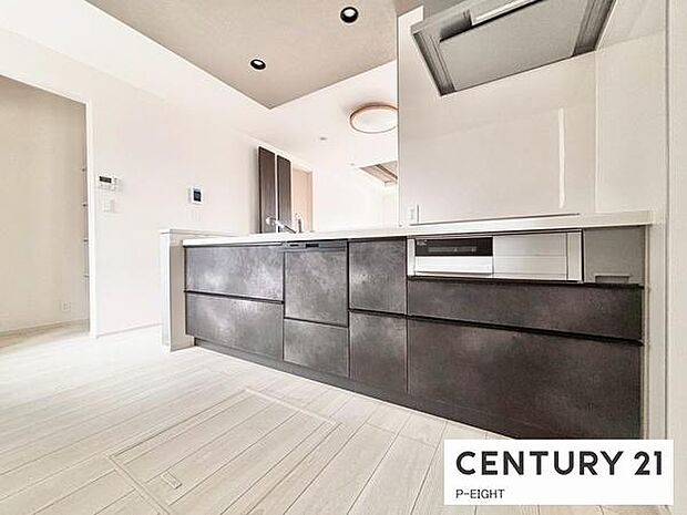 料理をしながらリビングを見渡せるつくりで、料理中も家族との会話がはずみます。