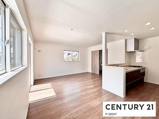 家族の笑い声が聞こえてきそうな、暖かい空間になっています。