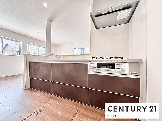 料理をしながらリビングを見渡せるつくりで、料理中も家族との会話がはずみます。