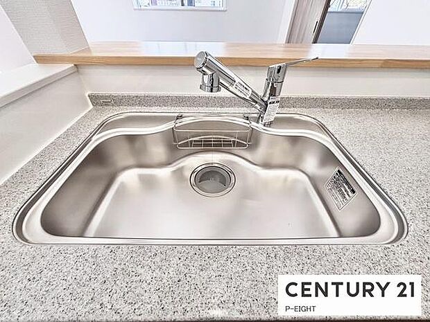 浄水器内蔵型のため、キッチン回りもスリムな印象です!