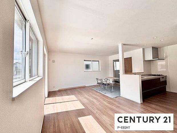 家族の笑い声が聞こえてきそうな、暖かい空間になっています。