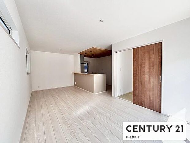 家族の笑い声が聞こえてきそうな、暖かい空間になっています。