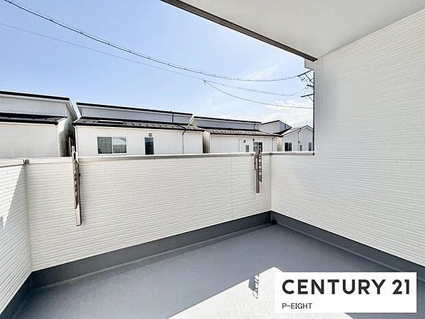 洗濯物は日当たりの良いバルコニーへ!