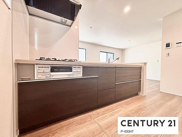 料理をしながらリビングを見渡せるつくりで、料理中も家族との会話がはずみます。