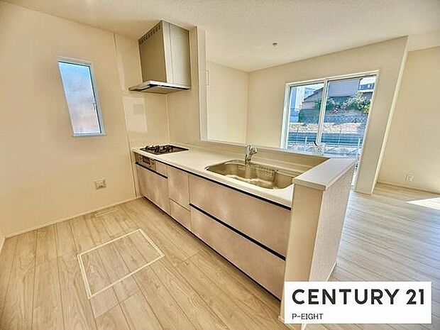 料理をしながらリビングを見渡せるつくりで、料理中も家族との会話がはずみます。