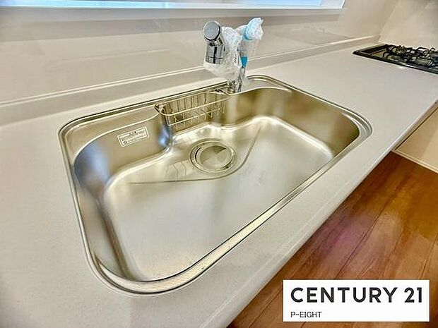 浄水器内蔵型のため、キッチン回りもスリムな印象です！