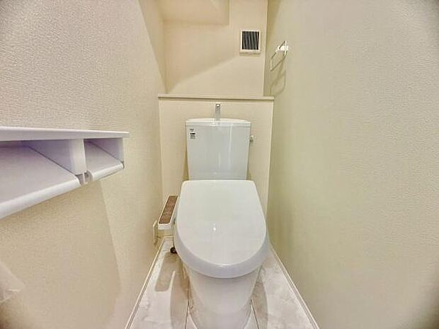 ウォシュレット付きの暖房便座で快適です！