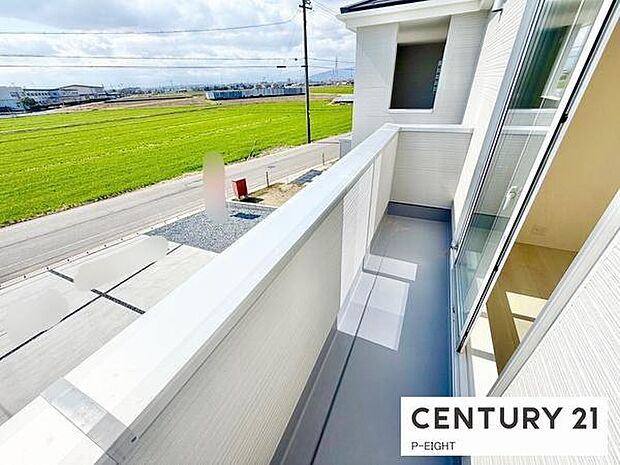 洗濯物は日当たりの良いバルコニーへ！