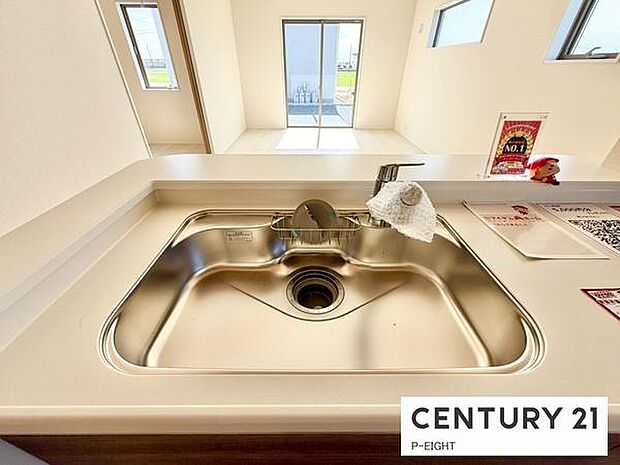 浄水器内蔵型のため、キッチン回りもスリムな印象です!