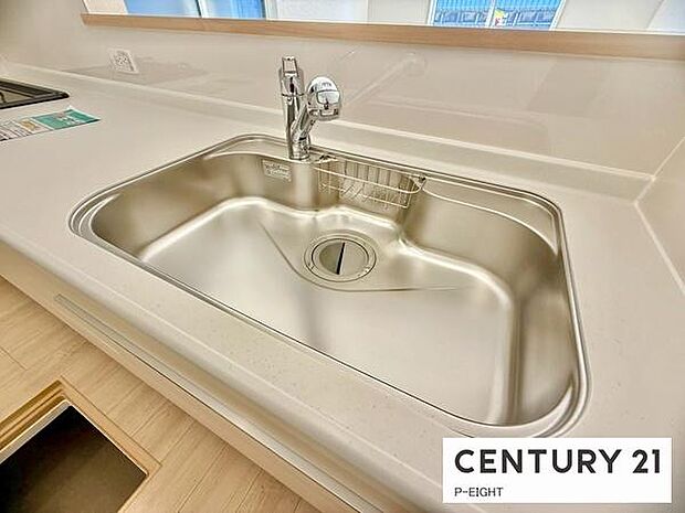 浄水器内蔵型のため、キッチン回りもスリムな印象です！