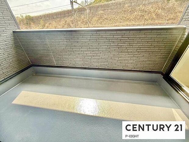 洗濯物は日当たりの良いバルコニーへ！